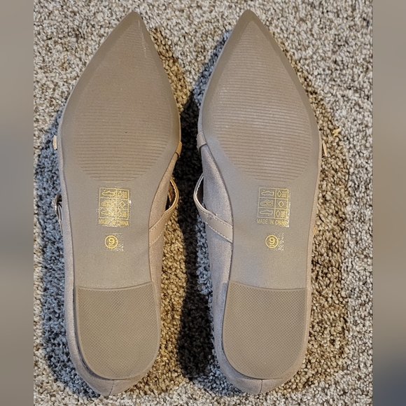 9M, Journey Collection, Patricia style, Taupe flat - Picture 2 of 4